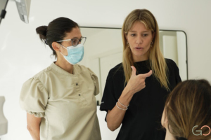 Lee más sobre el artículo Tratamientos combinados: ortodoncia + carillas + implantes